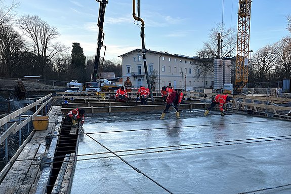 Königsweg Betoneinbau Mastfundament 
